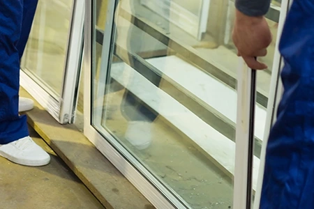 Commercial Glass Repair Technician in Vero Beach South